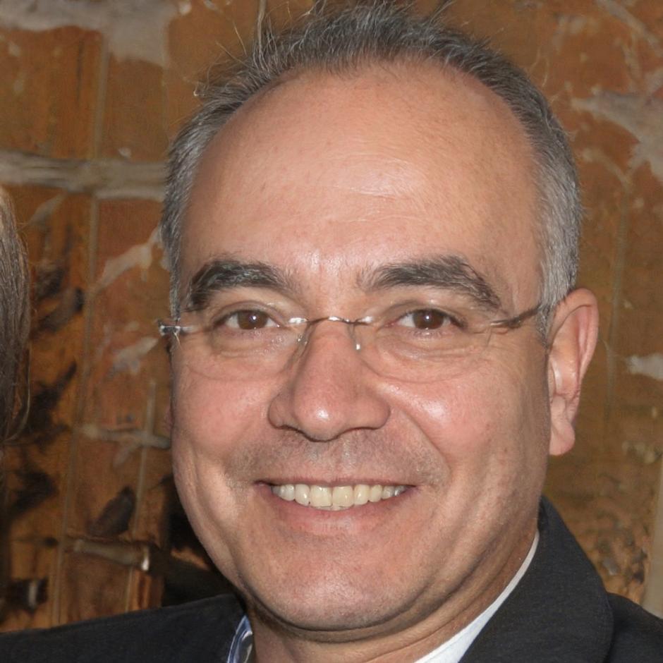 Instructor Ramiro Arenas